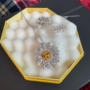 💎 Authentic Swarovski Sunflower Jewelry Set - Necklace, Ring & Earrings 💎